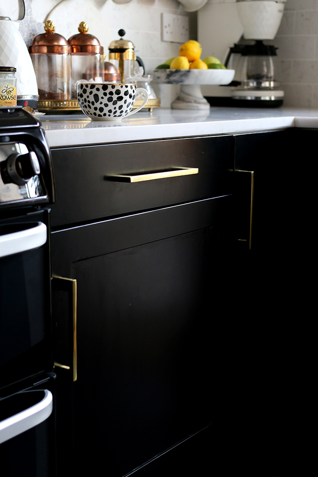 best way to black paint kitchen cabinets