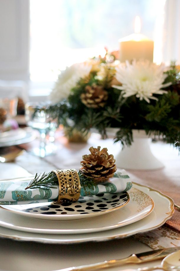 How to Create a Glam Christmas Table Setting on a Budget! - Swoon Worthy