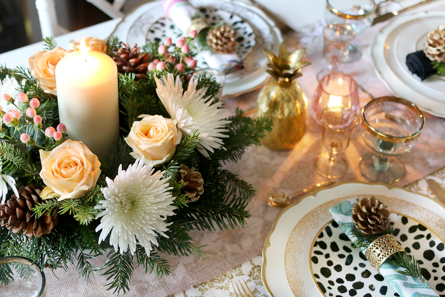 Floral christmas table clearance centrepiece